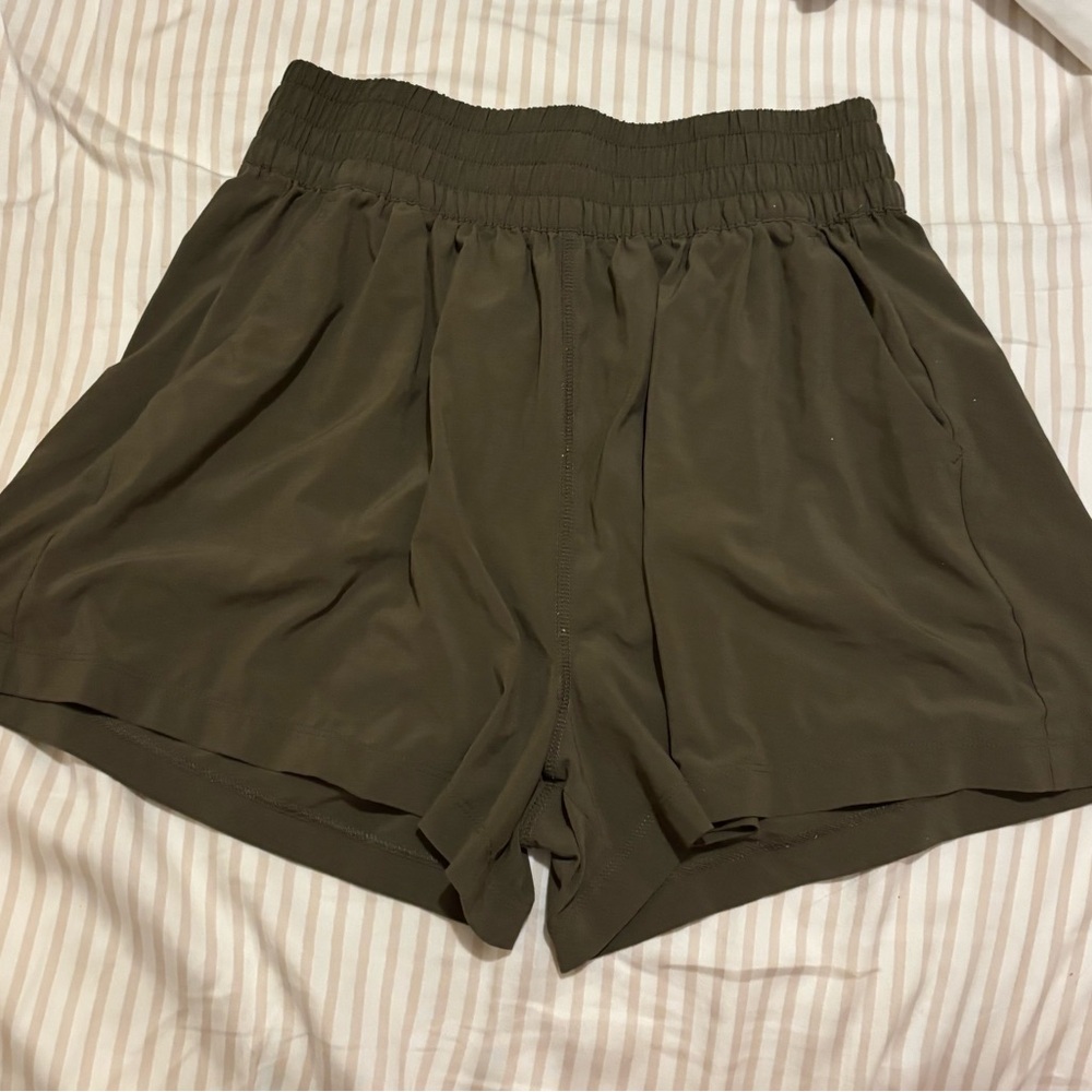 Vuori Dark Oregano Women's Villa short